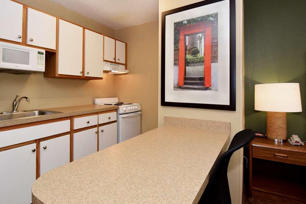 Extended Stay America Suites - Dallas - Plano Parkway - Medical Center Room photo