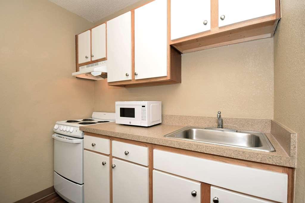 Extended Stay America Suites - Dallas - Plano Parkway - Medical Center Room photo